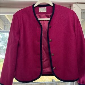 Pendleton Magenta Blazer with Dark Blue Edging
#Vintage #Classic
